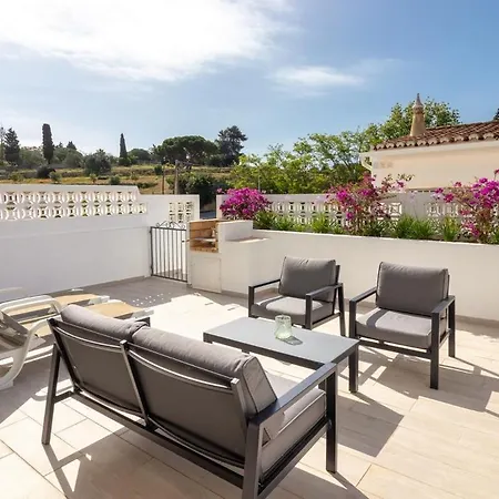 Casa Ferrolho Walk To And Centre Ferienhaus