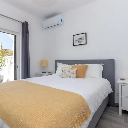 Ferienhaus Casa Ferrolho Walk To And Centre